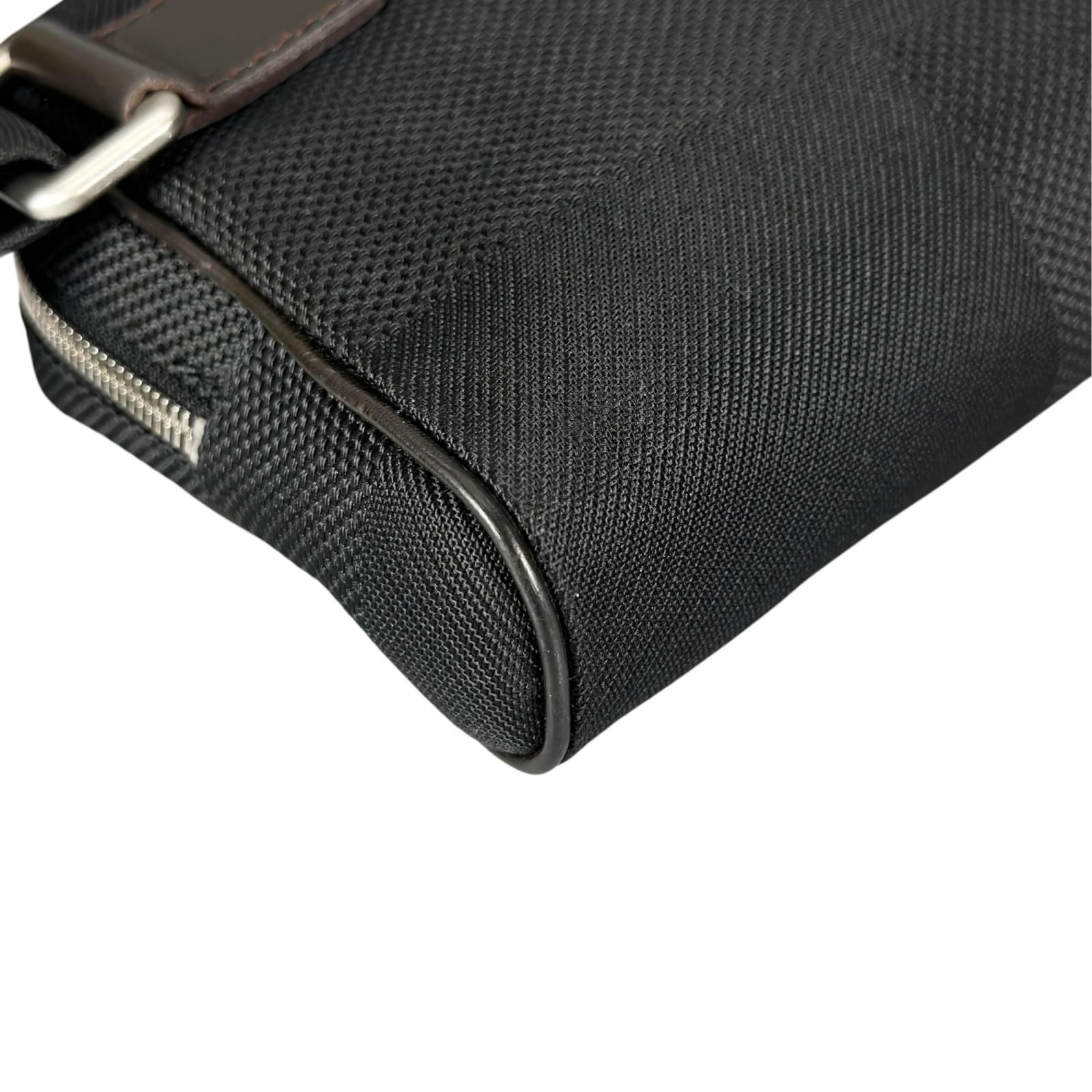 Louis Vuitton Acrobat Damier Geant Noir Leather Nylon Black Belt Bag Silver