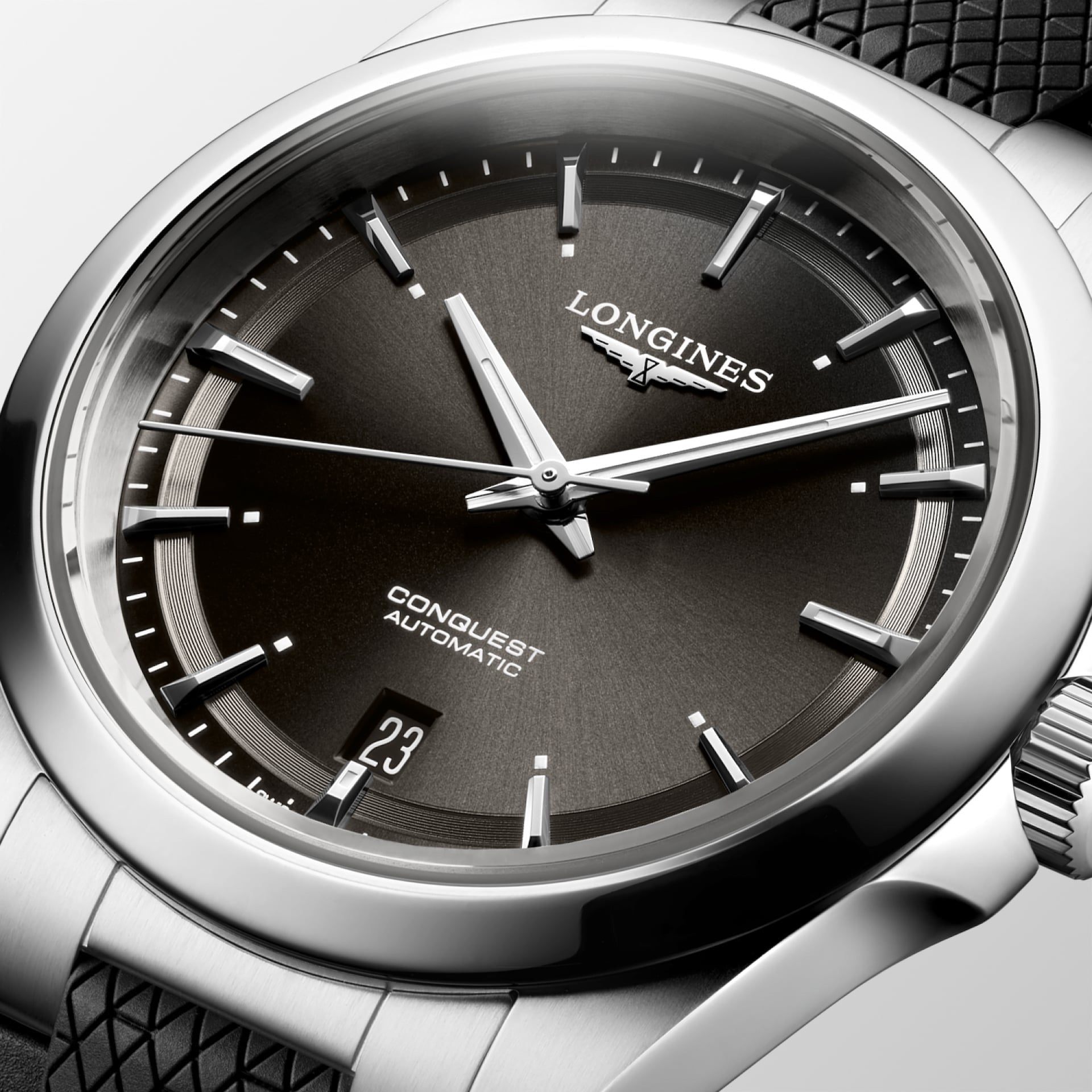 Conquest Auto 38 mm Black on Rubber Strap *