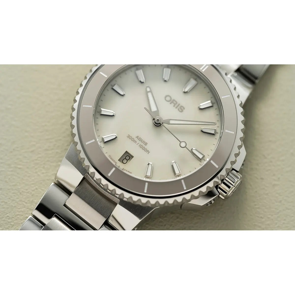 Oris Aquis Date Bianco 01 733 7792 4151-07 8 19 05P