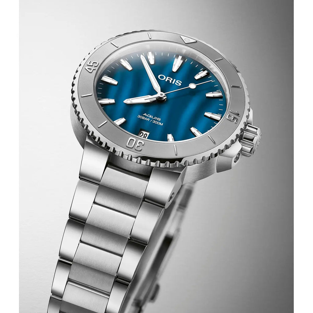 Oris Aquis Date Blu 01 733 7770 4155-07 8 18 05P