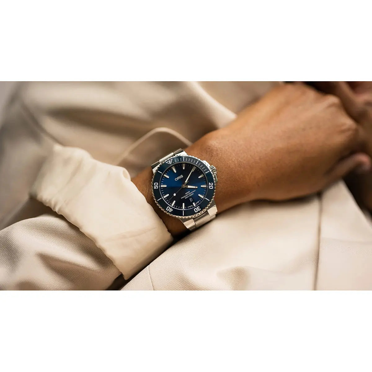 Oris Aquis Date Blu 01 733 7789 4135-07 8 23 04Peb