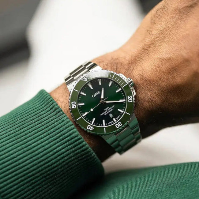Oris Aquis Date Verde 01 733 7789 4157-07 8 23 04Peb