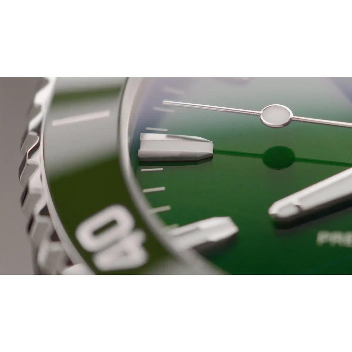Oris Aquis Date Verde 01 733 7789 4157-07 8 23 04Peb