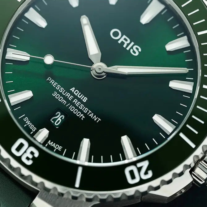 Oris Aquis Date Verde 01 733 7789 4157-07 4 23 37Fc