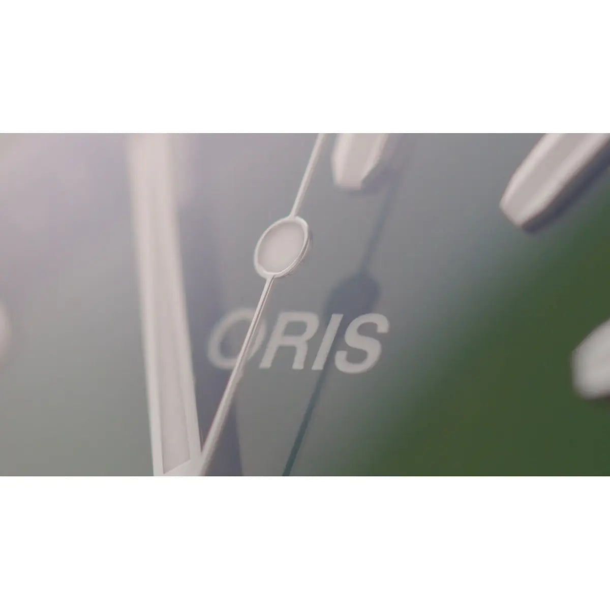 Oris Aquis Date Verde 01 733 7789 4157-07 4 23 37Fc