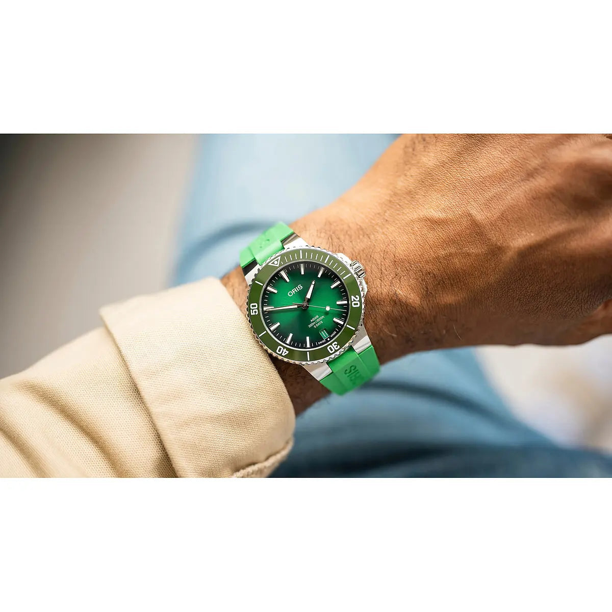 Oris Aquis Date Verde 01 400 7790 4157-07 4 23 47Eb