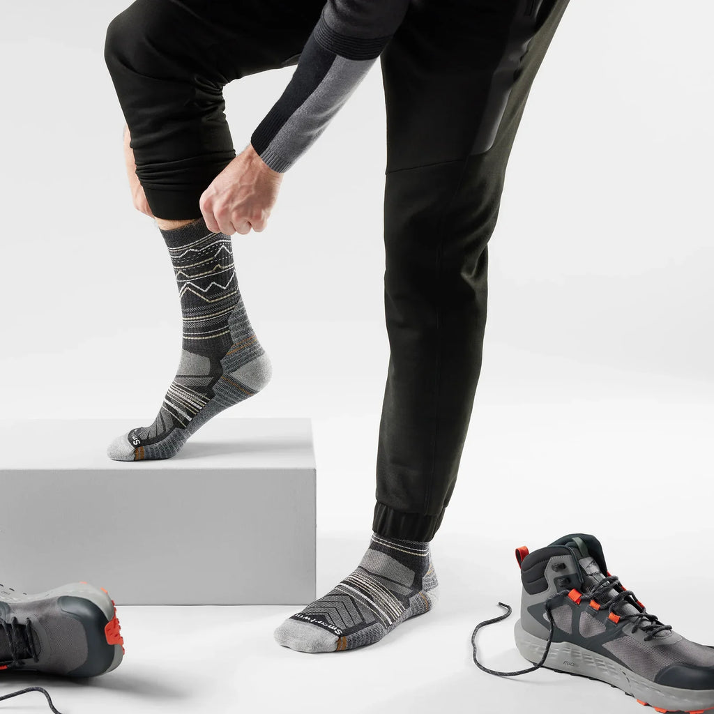 Smartwool - Hike Light Cushion Mountain Range Crew Socks - Charcoal Light Gray