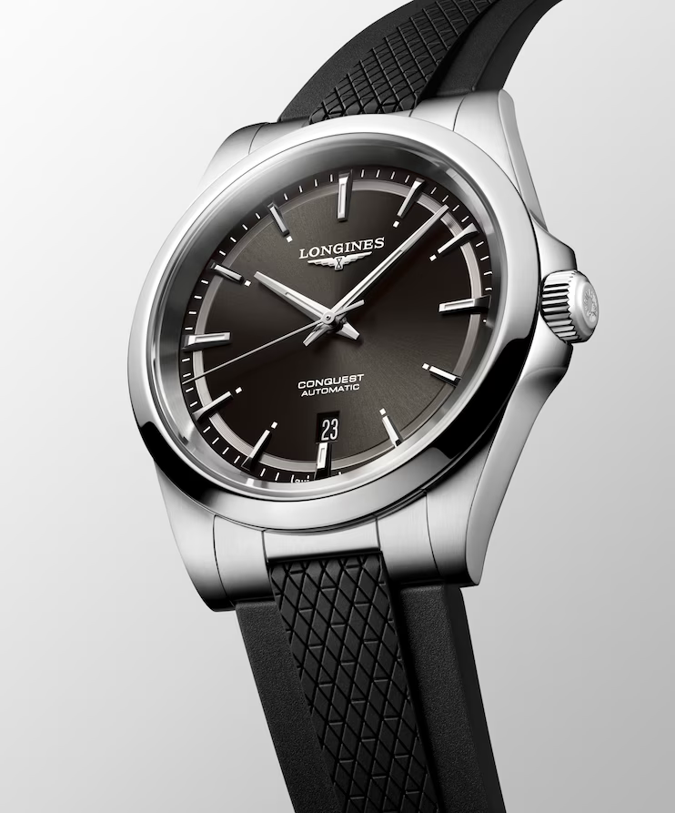 Conquest Auto 41 mm Black on Rubber Strap