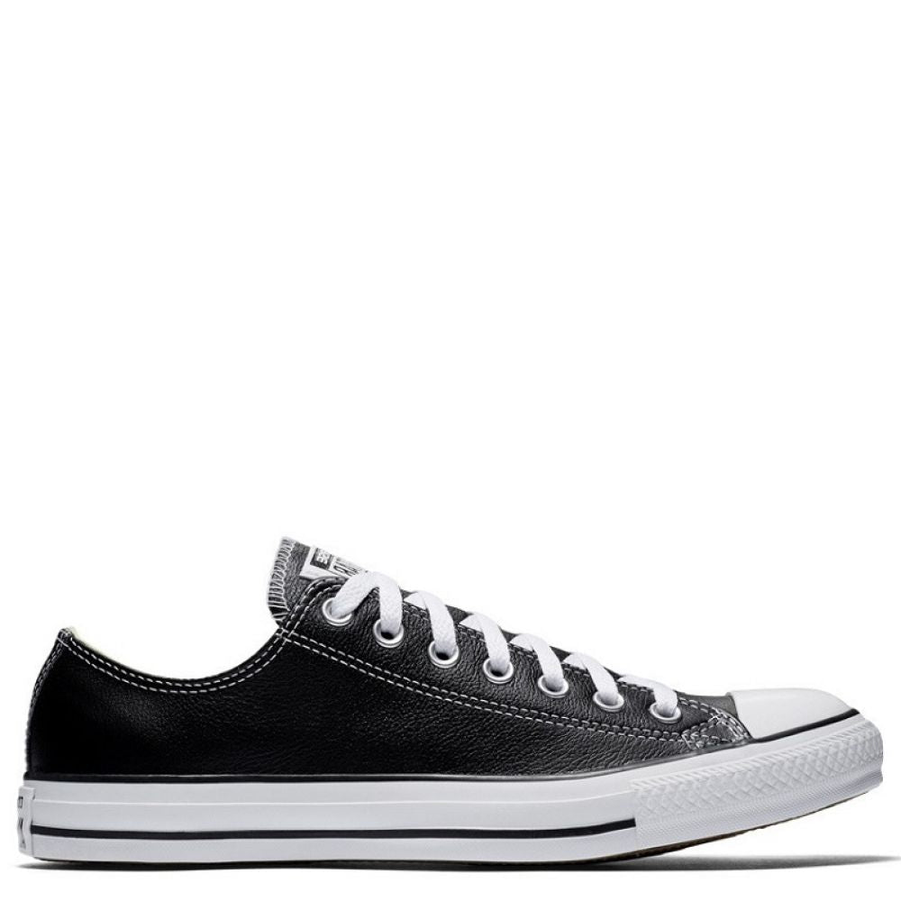 Converse Chuck Taylor All Star Leather Low Top in Black