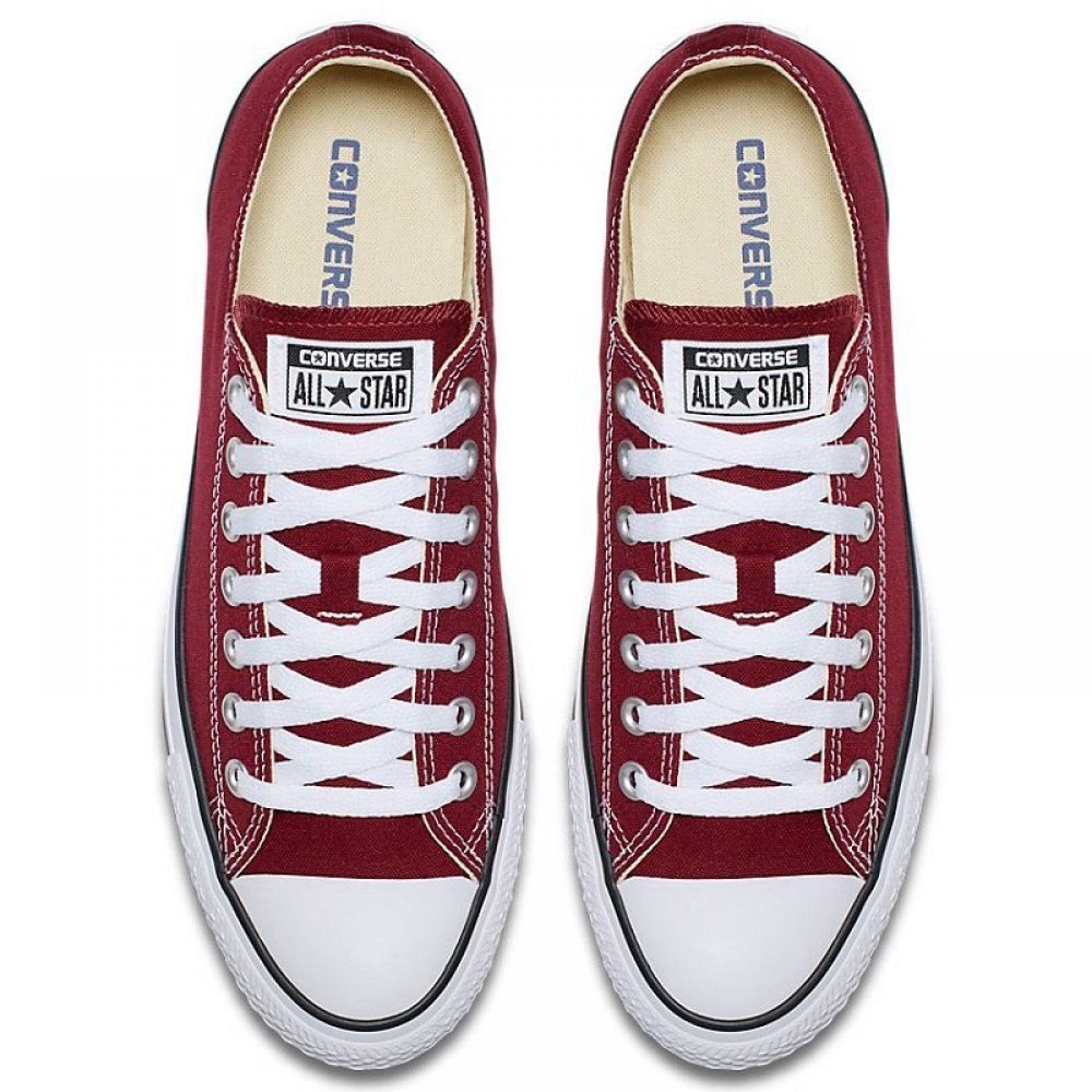 Converse Chuck Taylor All Star Low Top in Maroon